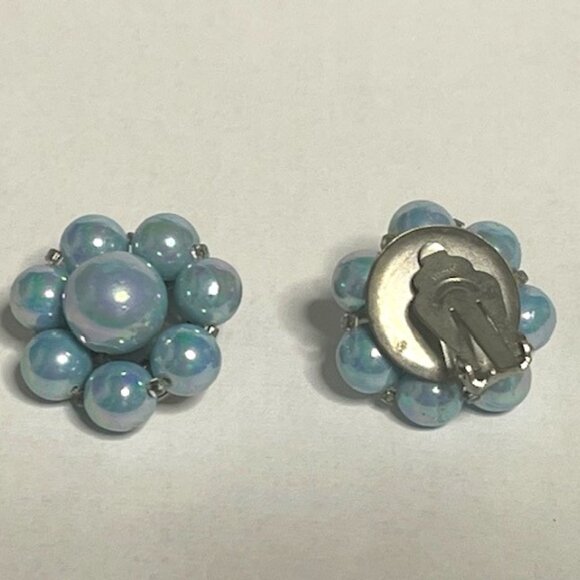 VTG Blue Faux Pearl Cluster Clip On Earrings Japan Silver Tone 1" - Picture 2 of 15
